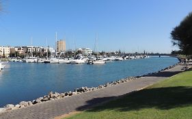 Glenelg - Marina Retreat